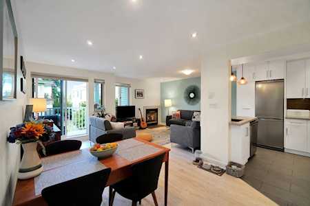 1949 W 8th Avenue #11 Vancouver, BC V6J 1W2