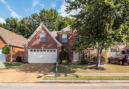 9290 N Fairmont Cir Collierville, TN 38017