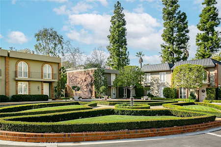 1107 S Orange Grove Blvd Pasadena, CA 91105