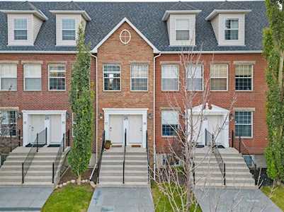 29 Springborough Blvd SW #17 Calgary, AB T3H 5V7