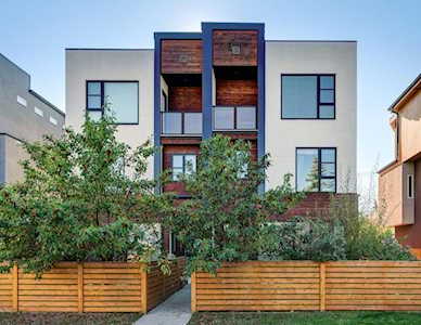 4733 17 Ave NW #1 Calgary, AB T3B 0P4
