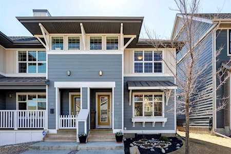 51 Mahogany Dr SE Calgary, AB T3M 2K3