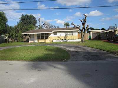 2051 Acapulco Dr Miramar, FL 33023