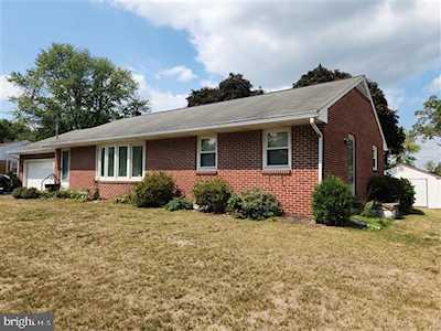 647 Hampden Rd Elizabethtown, PA 17022