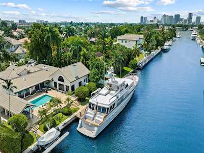 2521 Del Lago Dr Fort Lauderdale, FL 33316