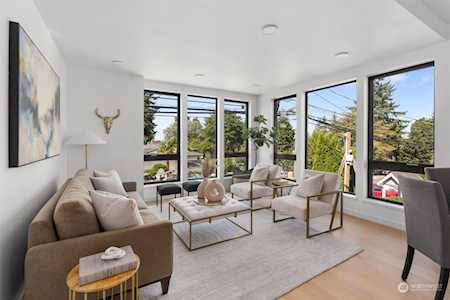 9856 California Ave SW Seattle, WA 98126