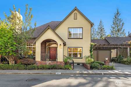 6682 127th Place SE Bellevue, WA 98006