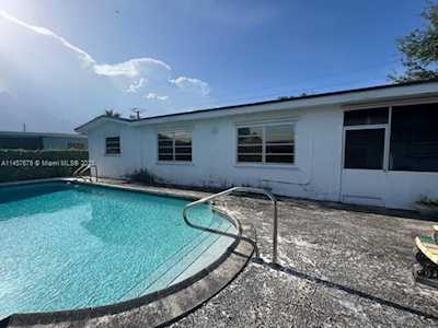 9500 Johnson St Pembroke Pines, FL 33024