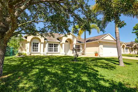 2098 SW Pruitt Street Port St Lucie, FL 34953