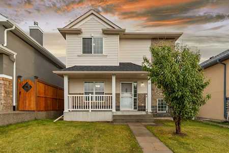 33 Saddlemont Grove NE Calgary, AB T3J4Z9