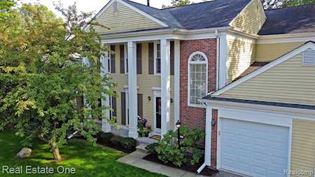 1245 Candlestick Ln #113 Rochester Hills, MI 48306