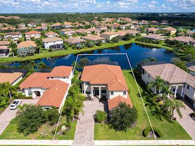 5613 Cloverleaf RUN Lakewood Ranch, FL 34211