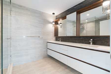 1526 Finlay Street #302 White Rock, BC V4B 4L9