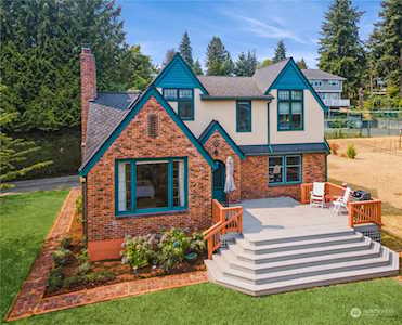 11015 Exeter Ave NE Seattle, WA 98125