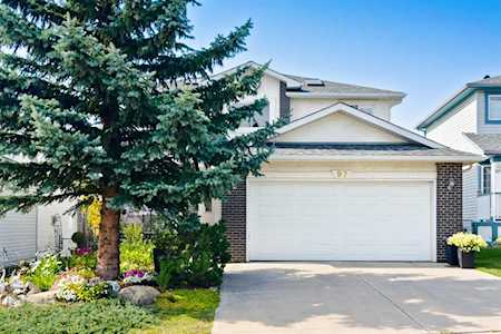 97 Tuscarora Circle NW Calgary, AB T3L 2B9