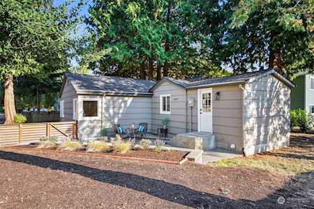 20407 Dayton Ave N Shoreline, WA 98133