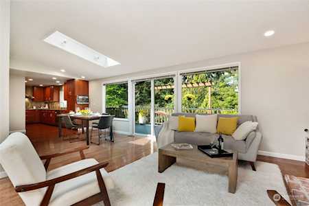 1914 109th Ave SE Bellevue, WA 98004