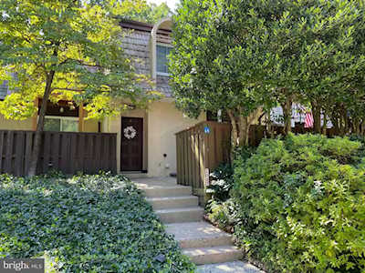 1665 Valencia Way Reston, VA 20190