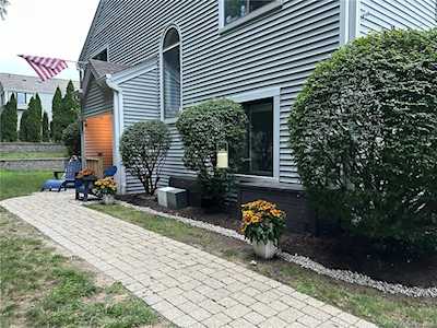 43 Offshore Dr Mohegan Lake, NY 10547