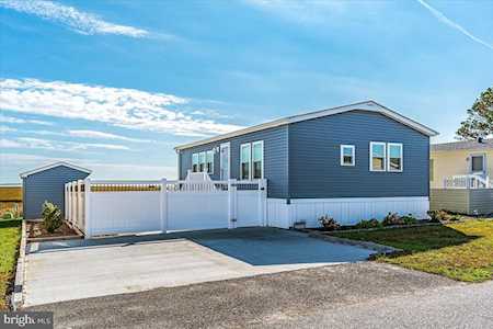8825 Bay Ridge Dr Berlin, MD 21811