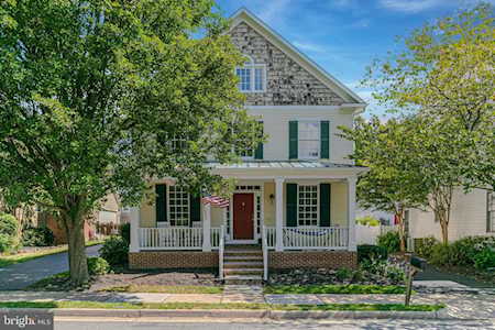 10 Memorial Dr NW Leesburg, VA 20176