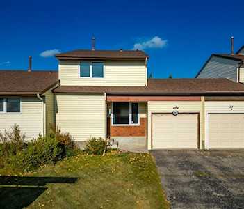 6895 78 St NW Calgary, AB T3B 4Z3