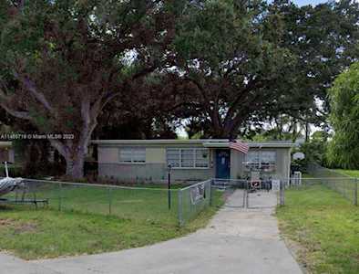 5201 SW 28th Ter Dania Beach, FL 33312