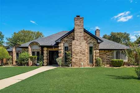 1011 Briar Hill Circle Duncanville, TX 75137