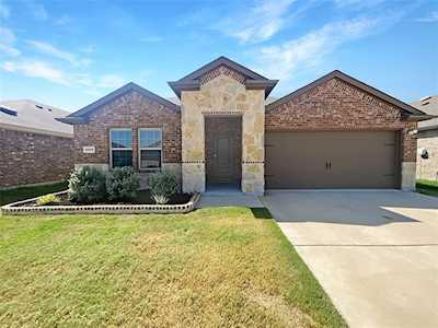 1008 Poinsettia Boulevard Denton, TX 76209