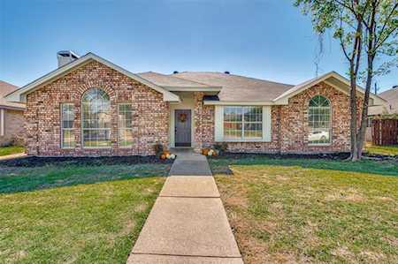 1366 Harvest Hill Lane Lancaster, TX 75146