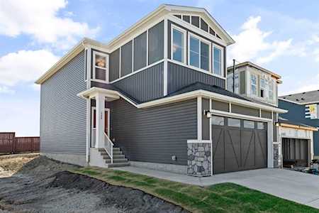 240 Carringvue Place NW Calgary, AB T3P 2A5