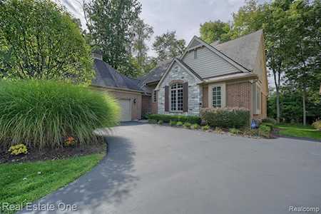 29405 Windmill Farmington Hills, MI 48334