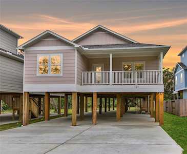 723 Baywood Dr Seabrook, TX 77586