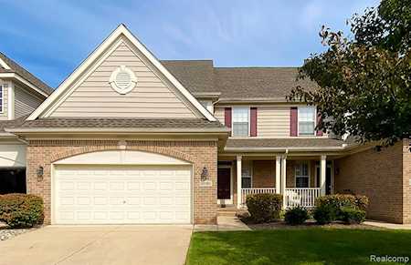 32926 Brookside Circle Livonia, MI 48152