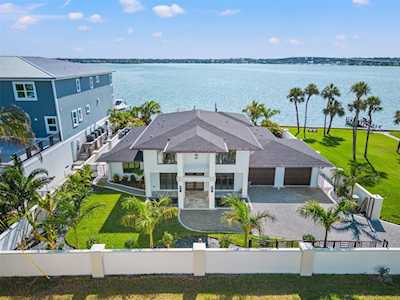 117 16th St Belleair Beach, FL 33786