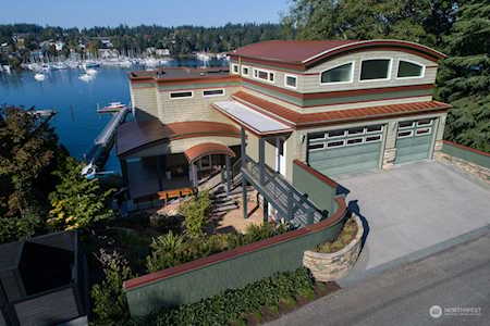 5967 Rose Loop NE Bainbridge Island, WA 98110