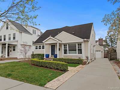 440 Bennaville Ave Birmingham, MI 48009