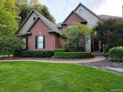 6235 Windstone Circle Springfield Twp, MI 48346