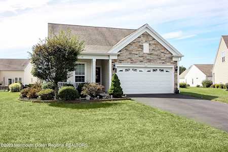 11 Fawnhollow Ln Manchester, NJ 08759