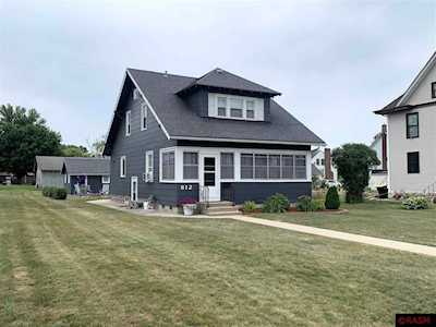 812 N Armstrong Blvd St. James, MN 56081