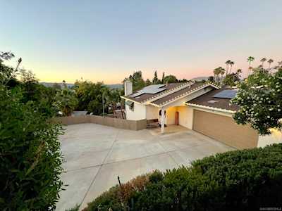 12312 Sunbrite Lakeside, CA 92040