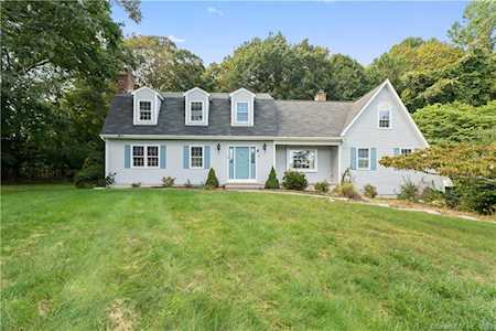 48 Cindy Ln Guilford, CT 06437