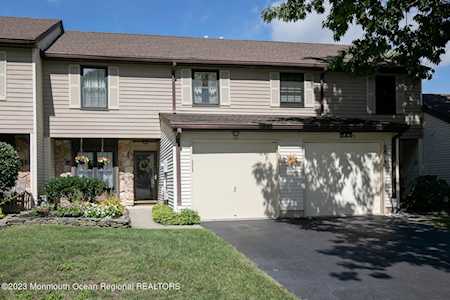 78 Horseshoe Ct Oceanport, NJ 07757
