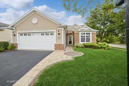 2800 Edgewater Dr Elgin, IL 60124