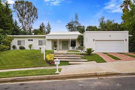 18928 La Amistad Pl Tarzana, CA 91356