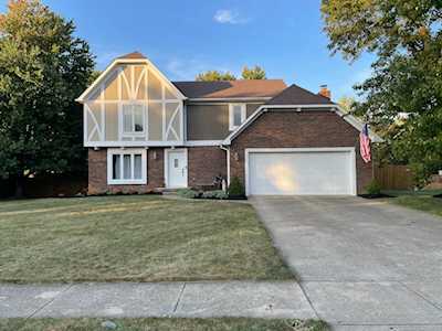 9832 Scotch Pine Ln Indianapolis, IN 46256