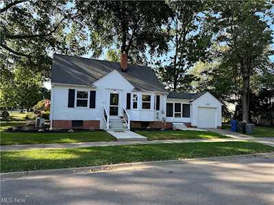 500 Kenilworth Rd Bay Village, OH 44140