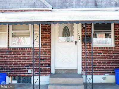 1048 Ash Rd Sharon Hill, PA 19079