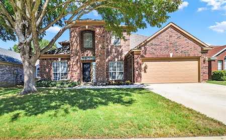 819 Sansome Drive Arlington, TX 76018