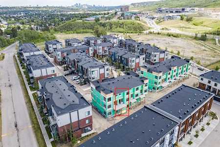 308 Greenbirar Common NW Calgary, AB T3B6J3